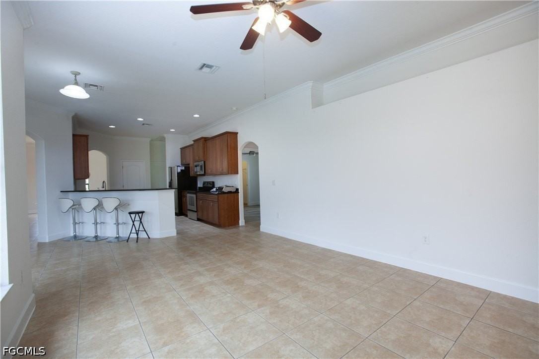 2110 Sw 38th Ter - Photo 7 of 30