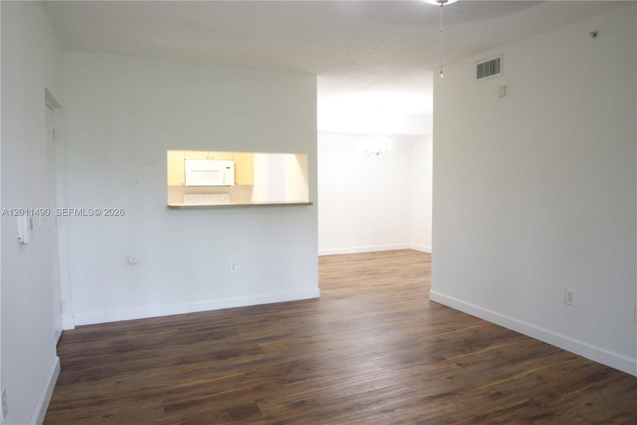 2440 E Preserve Way #102 - Photo 6 of 40