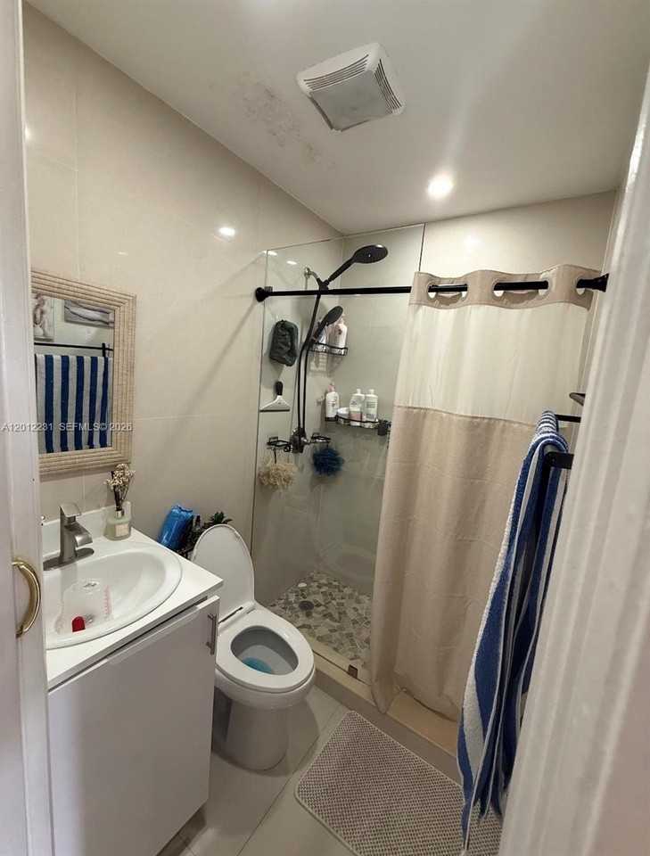5591 W 2nd Ave #3 - Photo 5 of 9