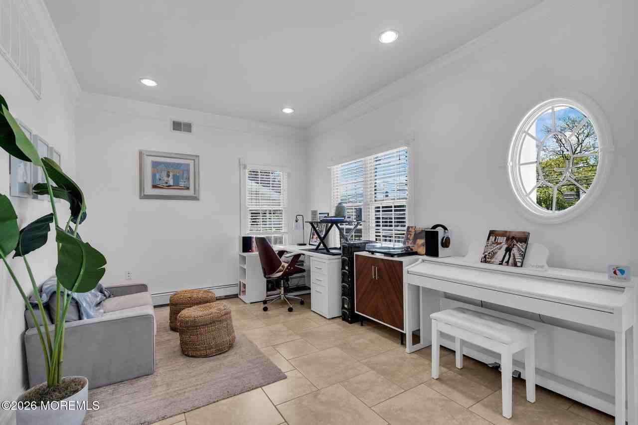 310 18th Ave - Photo 5 of 46