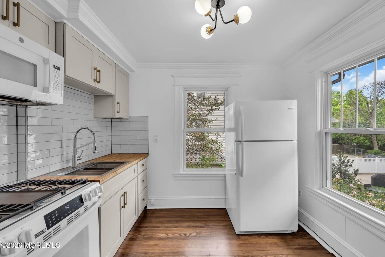 614 7th Ave #3 - Photo 5 of 12
