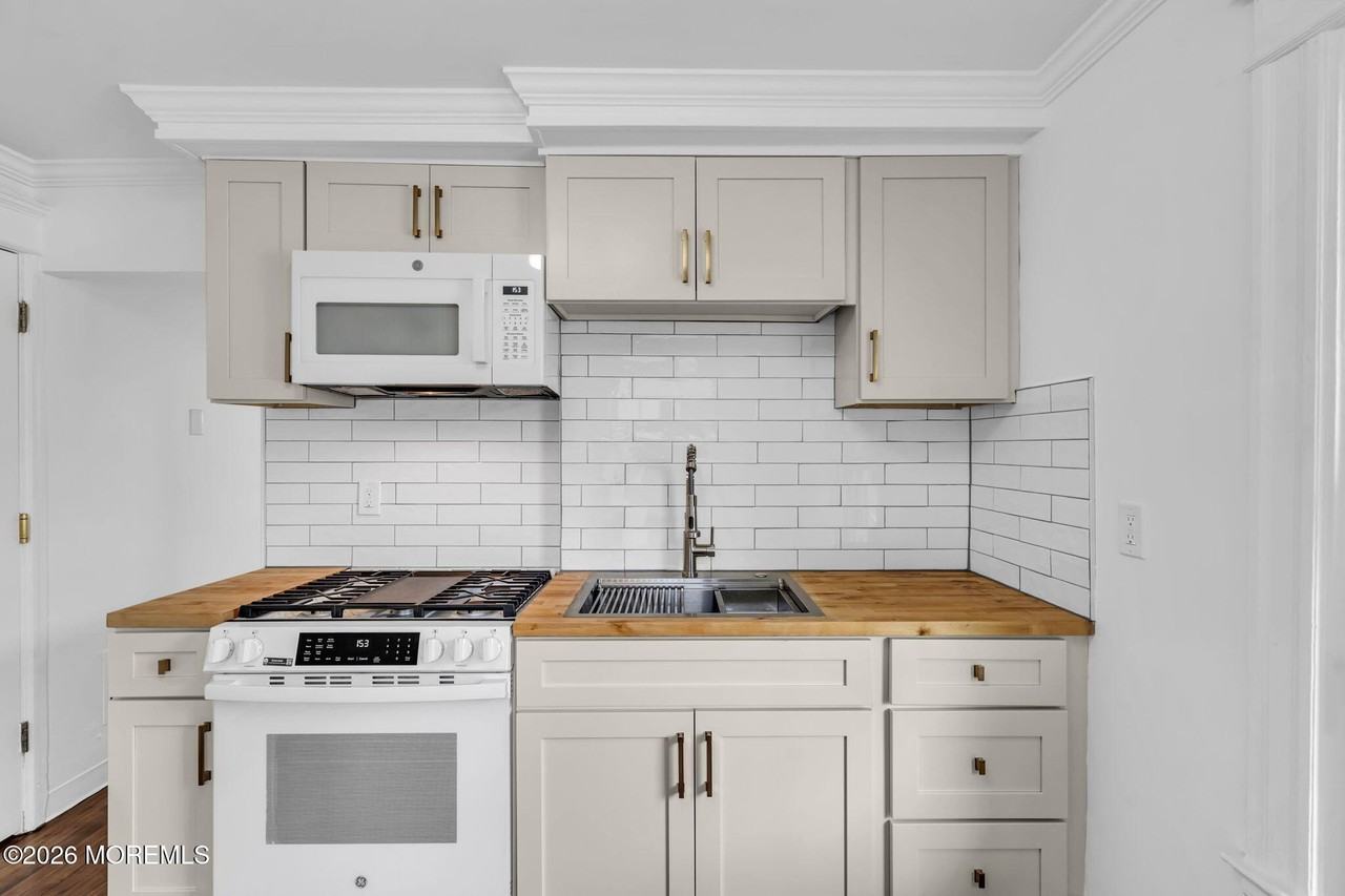 614 7th Ave #3 - Photo 7 of 12