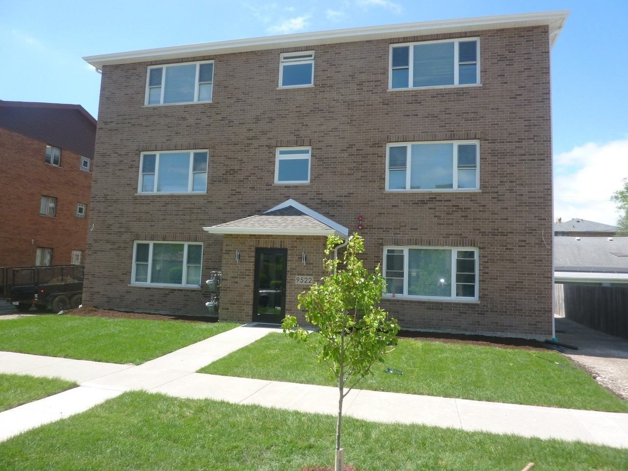 9522 S 53rd Ave #3N