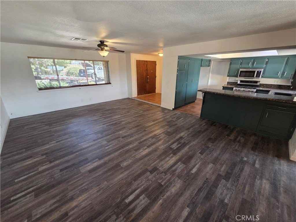 19145 Tomahawk Rd - Photo 4 of 38