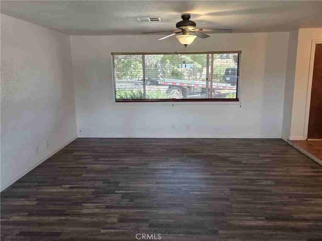 19145 Tomahawk Rd - Photo 6 of 38