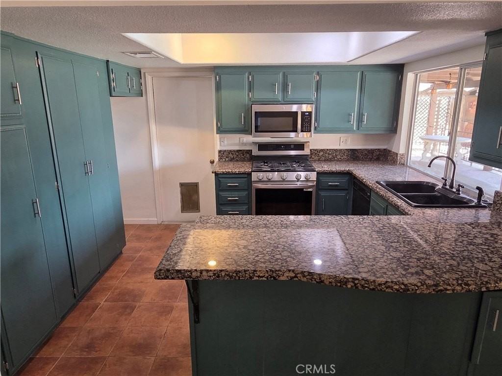 19145 Tomahawk Rd - Photo 7 of 38
