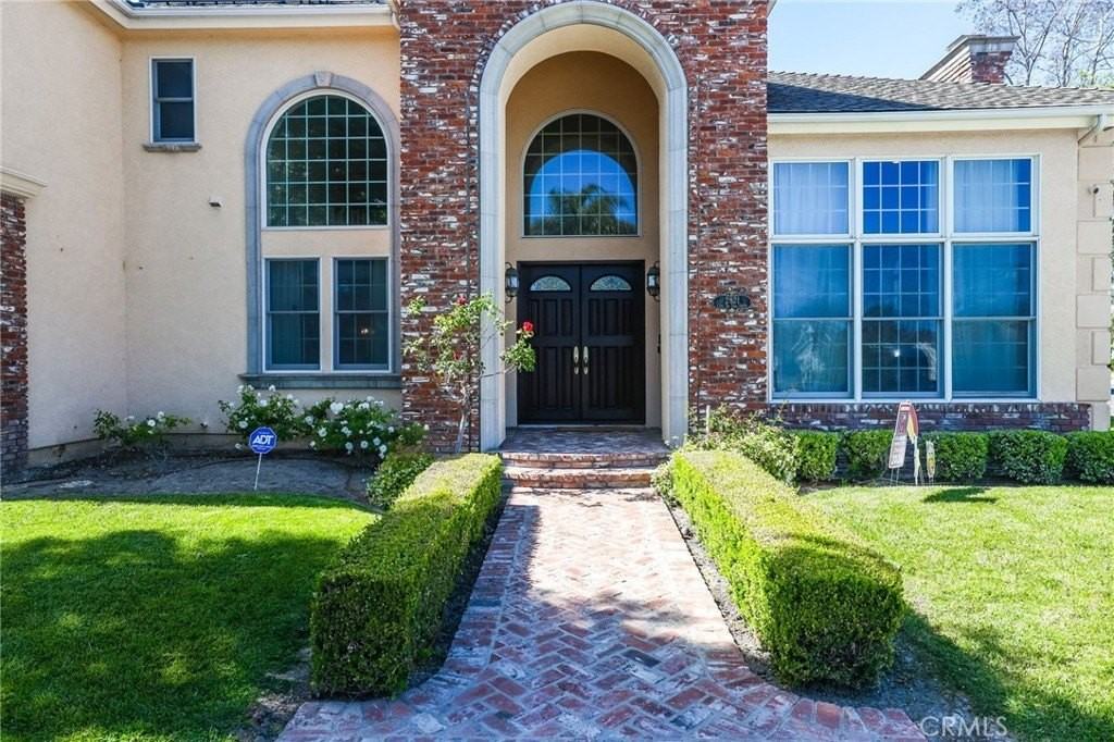 2821 Copa De Oro Dr - Photo 2 of 36