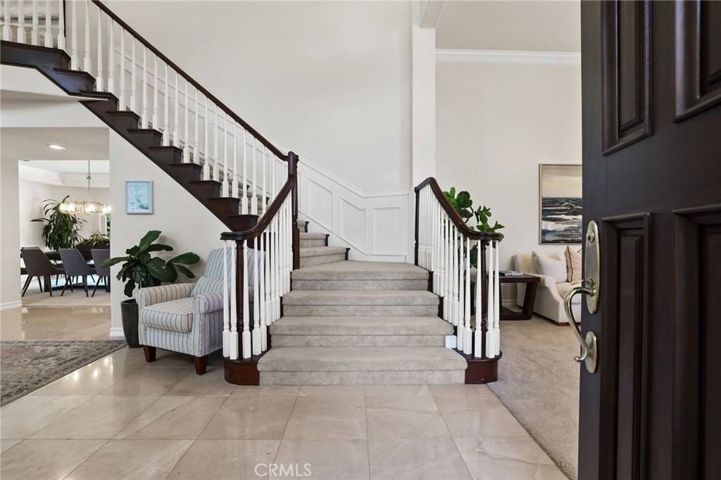 2821 Copa De Oro Dr - Photo 3 of 36