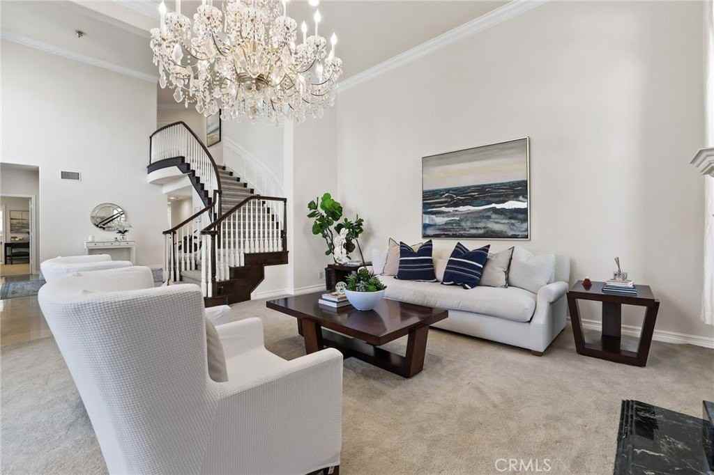2821 Copa De Oro Dr - Photo 6 of 36