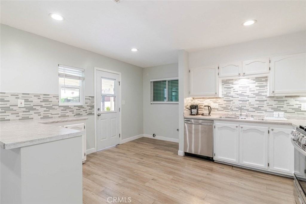 6539 Coldwater Canyon Ave - Photo 4 of 28