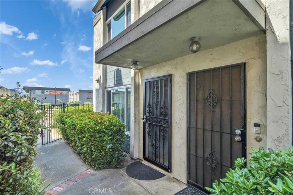 5372 Clairemont Mesa Blvd - Photo 2 of 21