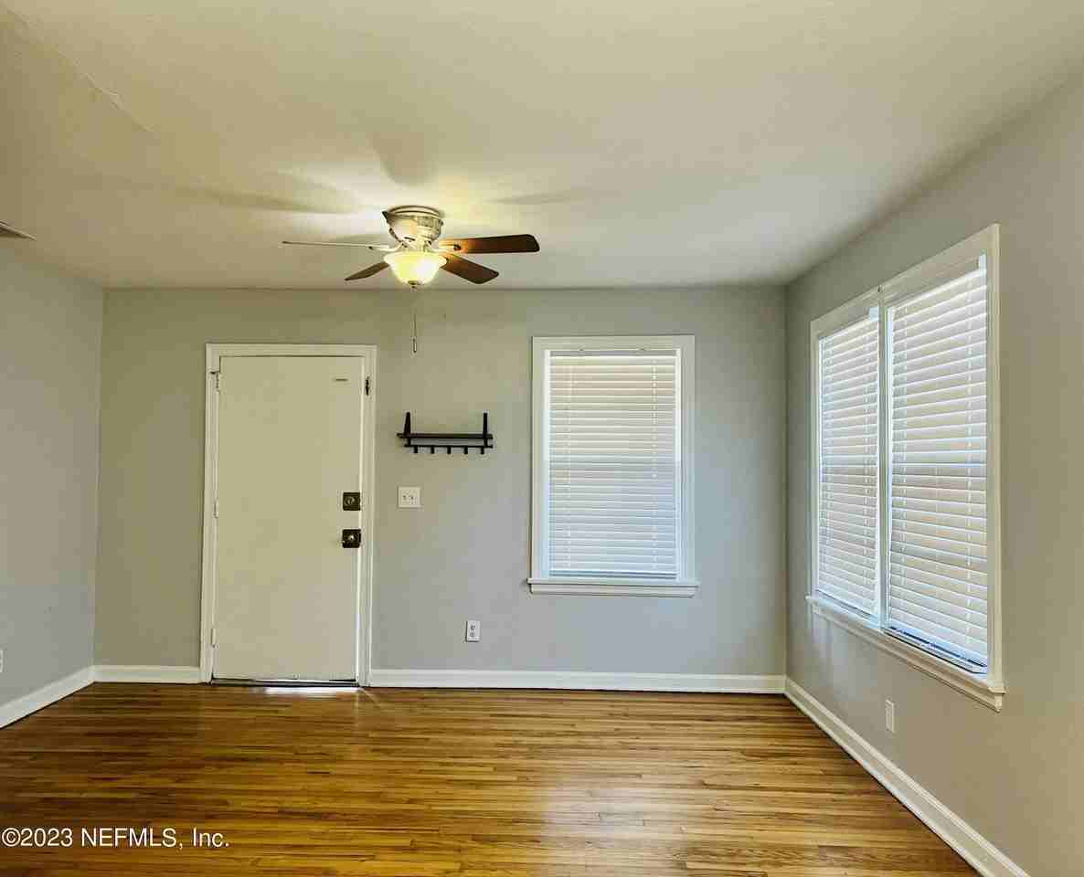 2105 Kingswood Rd - Photo 2 of 15
