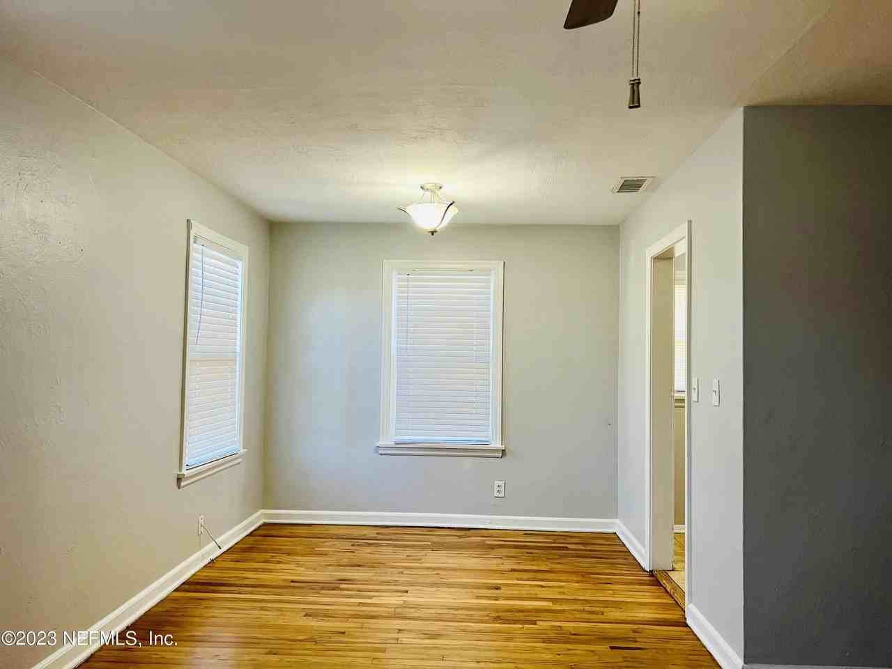 2105 Kingswood Rd - Photo 3 of 15