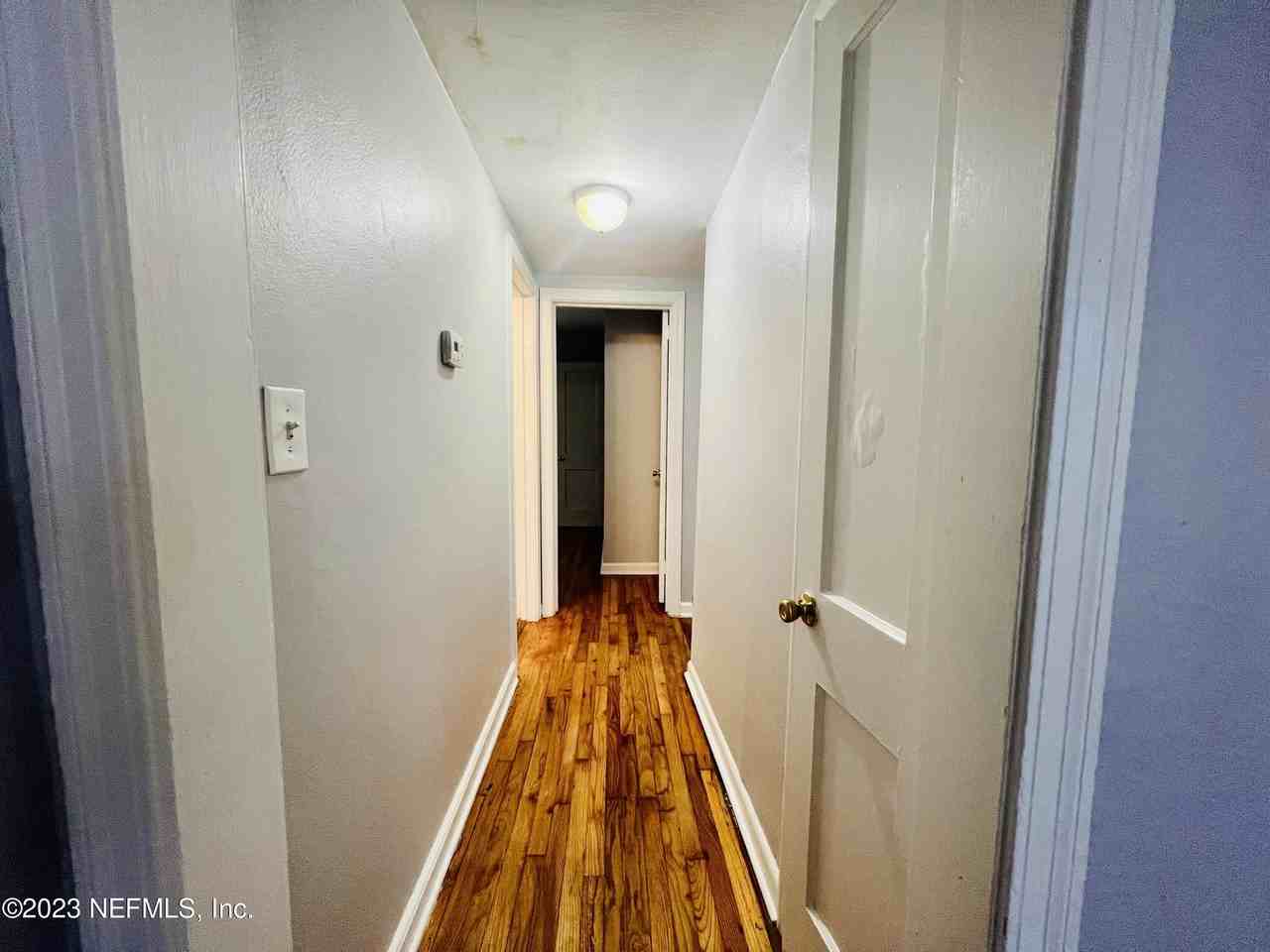 2105 Kingswood Rd - Photo 6 of 15