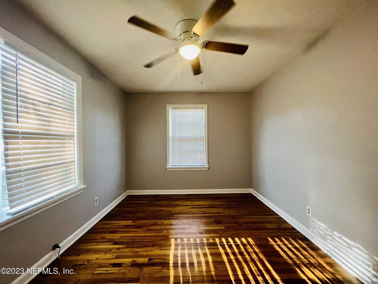 2105 Kingswood Rd - Photo 7 of 15