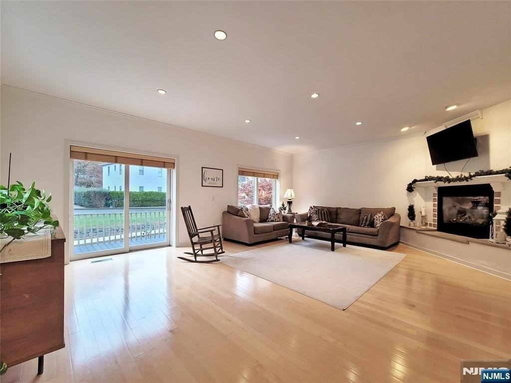 441 Piermont Ave - Photo 6 of 28