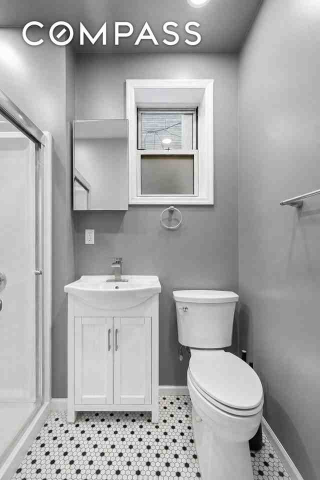 994 Hart St #2 - Photo 5 of 6