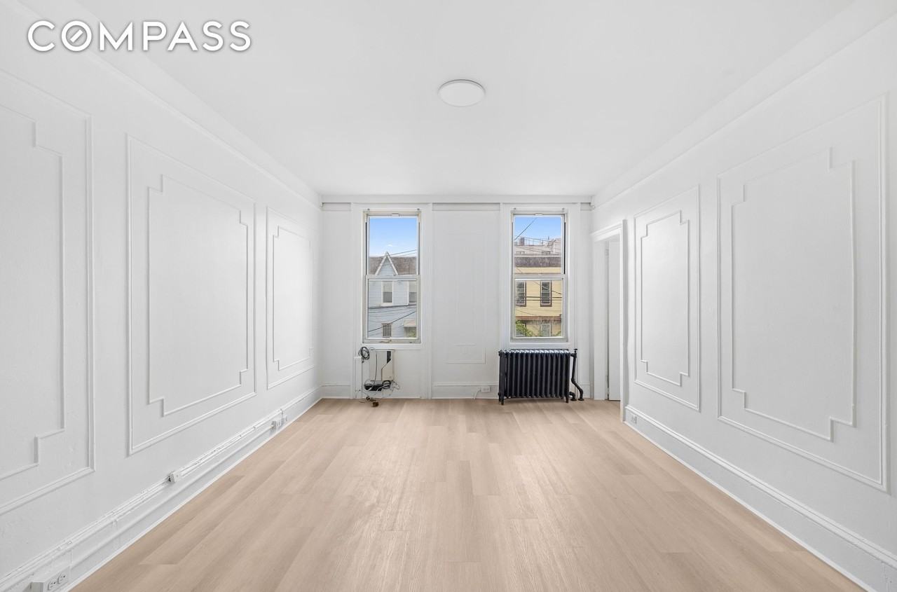 996 Hart St #2 - Photo 2 of 6