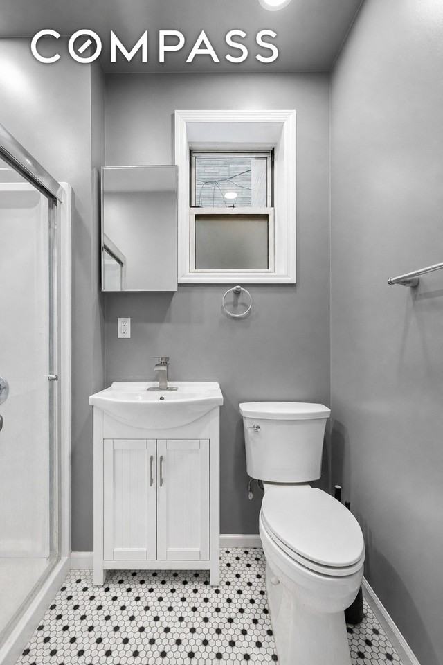 996 Hart St #2 - Photo 5 of 6