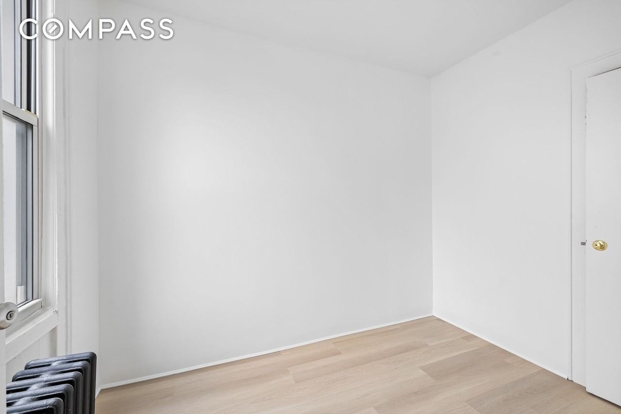 996 Hart St #2 - Photo 6 of 6