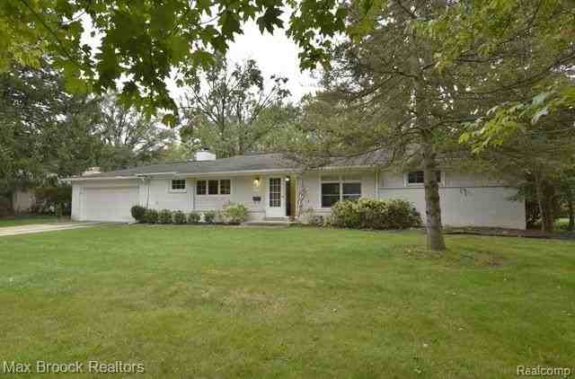 2687 Heathfield Rd - Photo 2 of 20