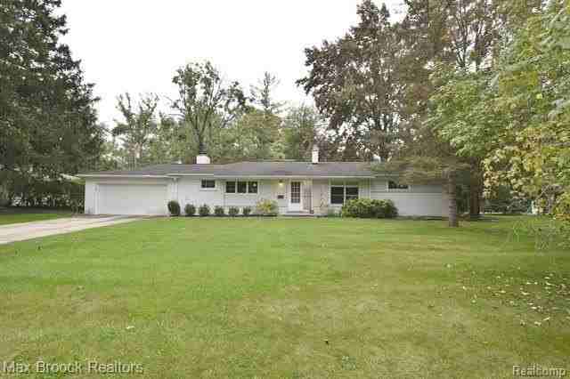 2687 Heathfield Rd - Photo 4 of 20