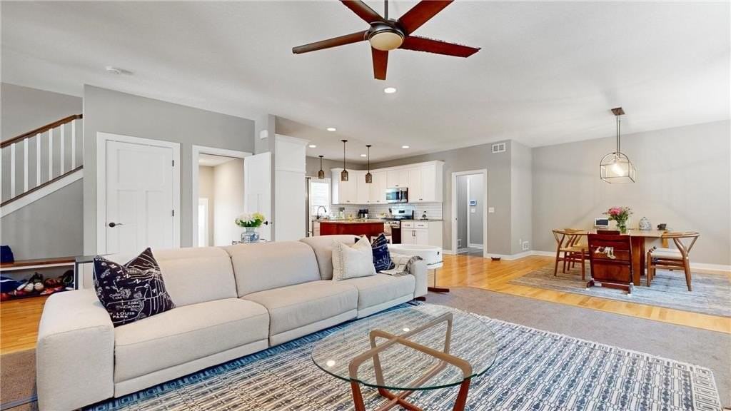 3912 Quail Ave N - Photo 6 of 29