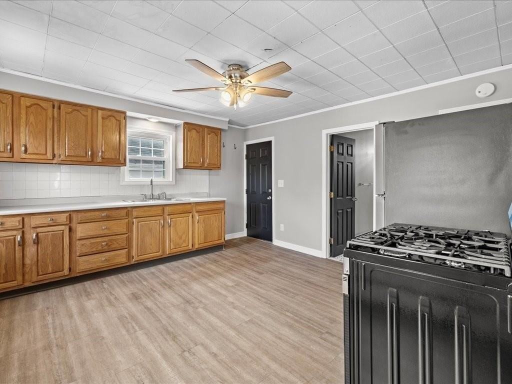 88 Pleasant St #2 - Photo 5 of 18