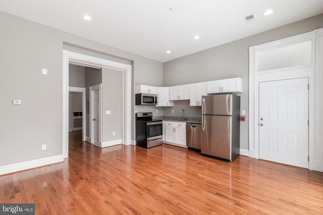 108 W Saratoga St #2 - Photo 3 of 14