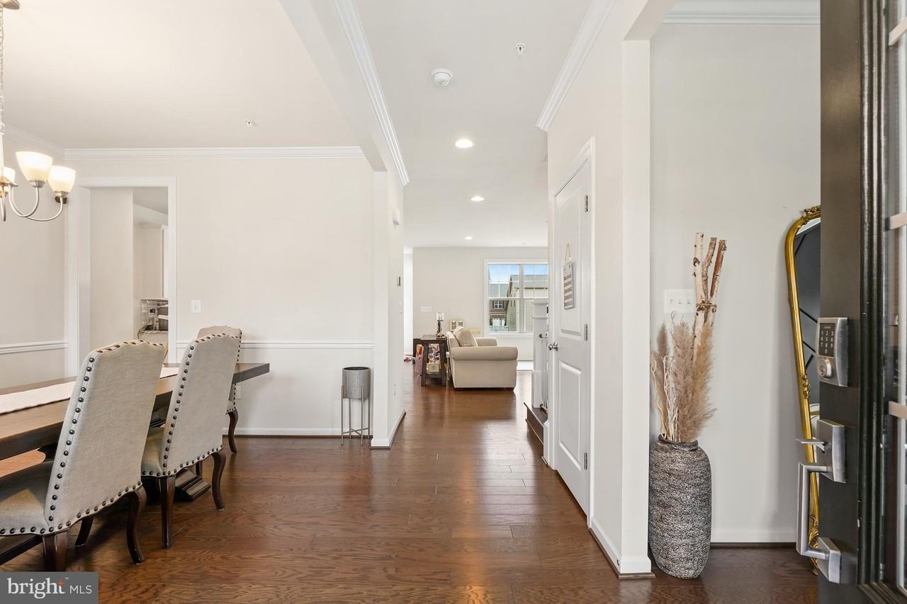 10800 Pitch Cir - Photo 2 of 27