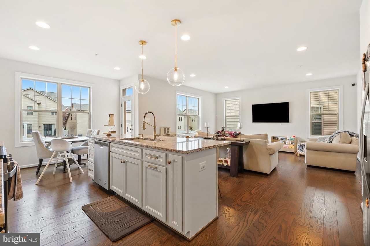 10800 Pitch Cir - Photo 6 of 27