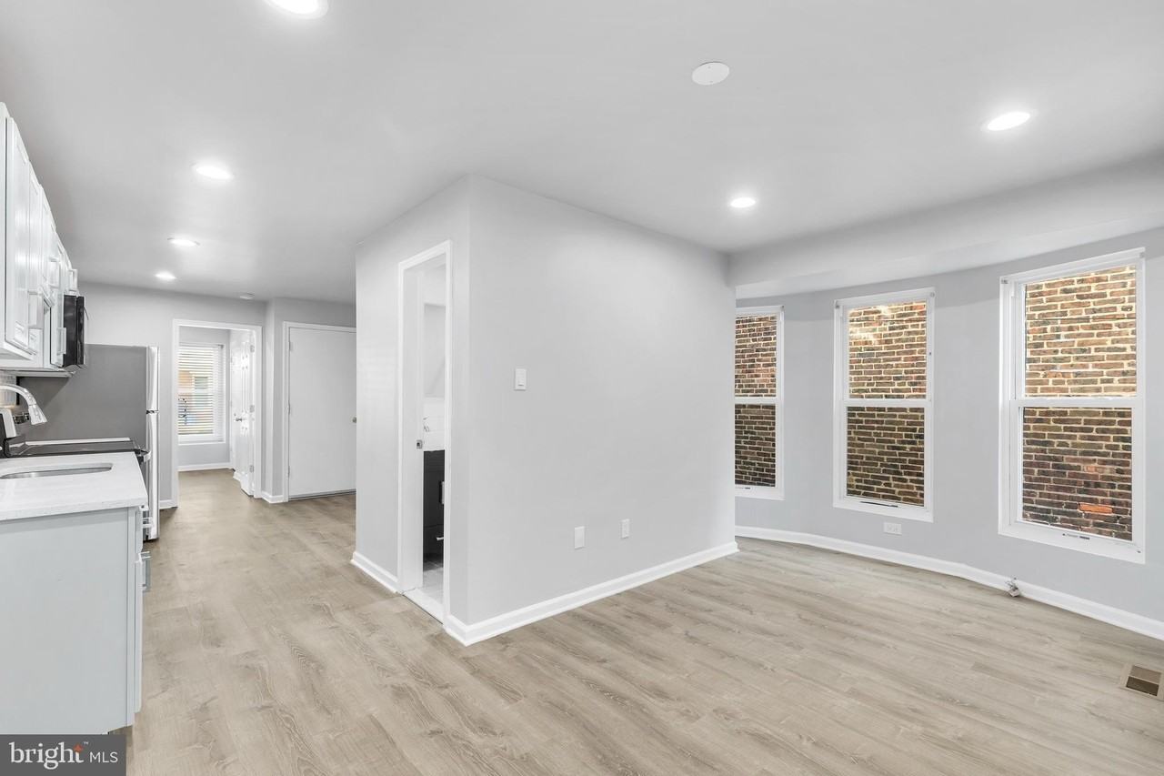 69 E Slocum St - Photo 3 of 20