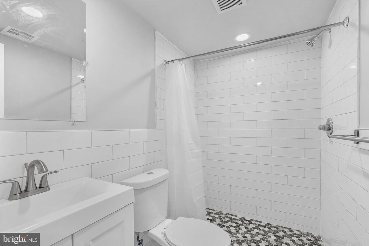 69 E Slocum St - Photo 5 of 20