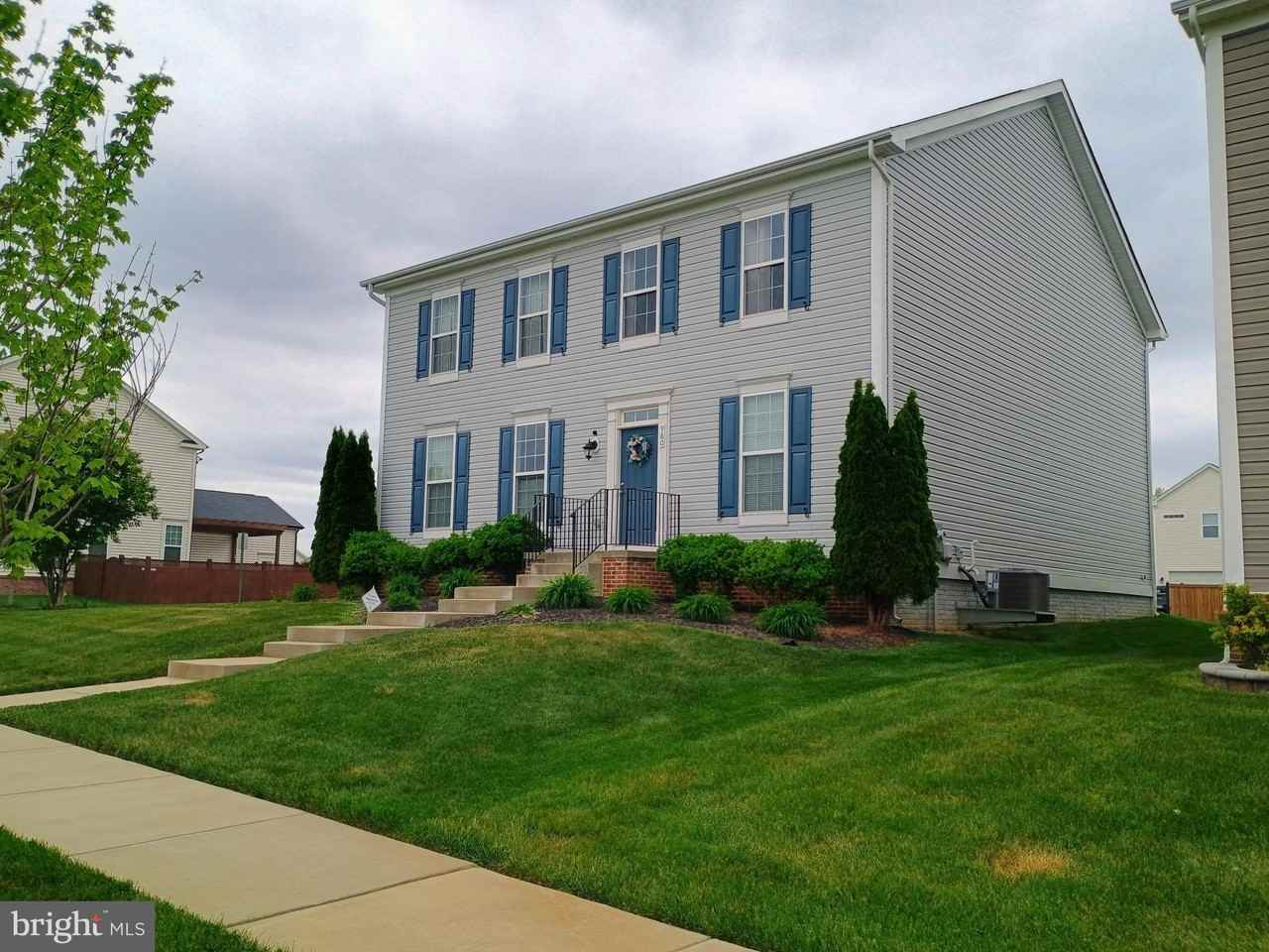 980 Basswood Dr - Photo 2 of 7