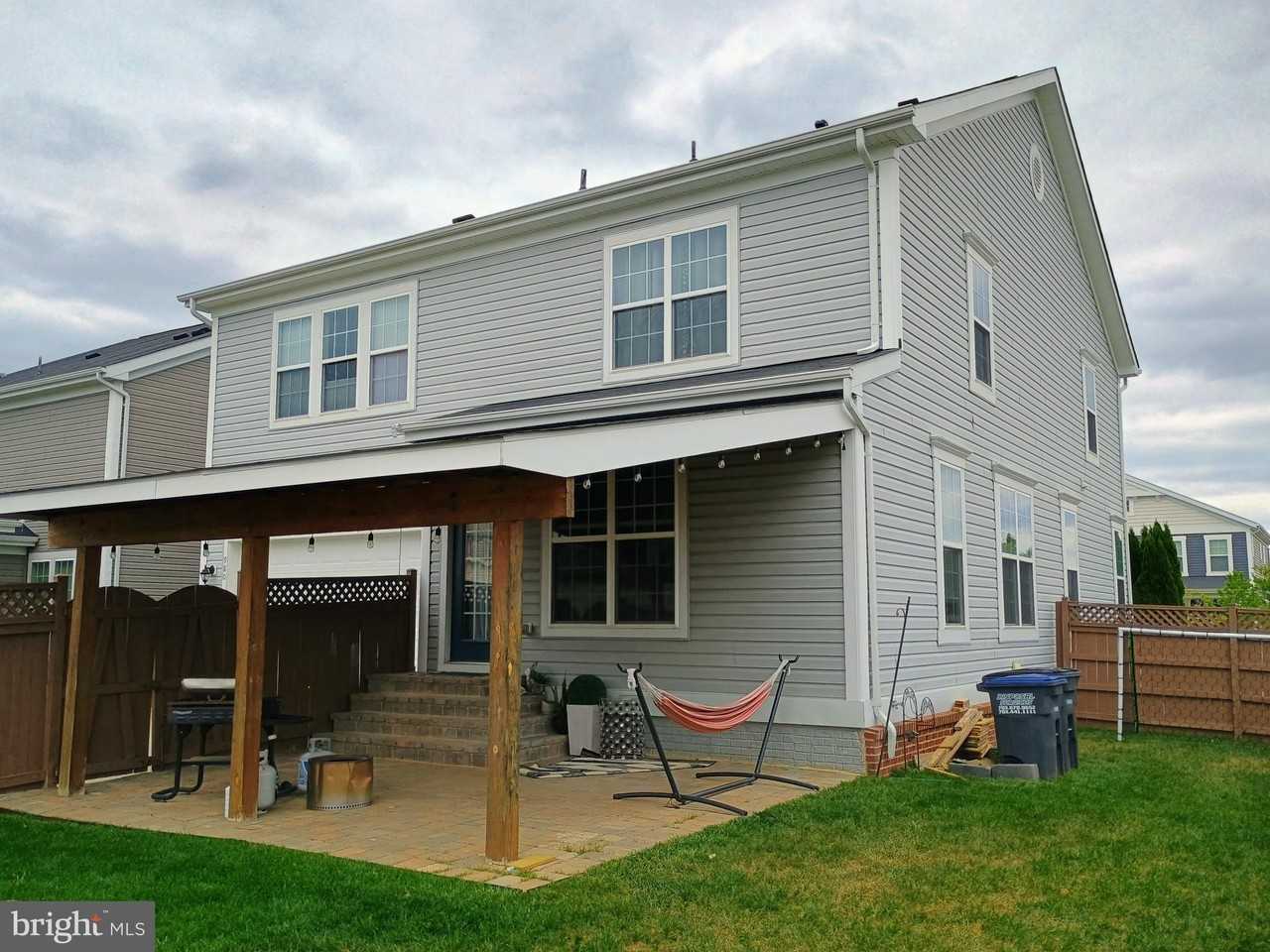 980 Basswood Dr - Photo 4 of 7