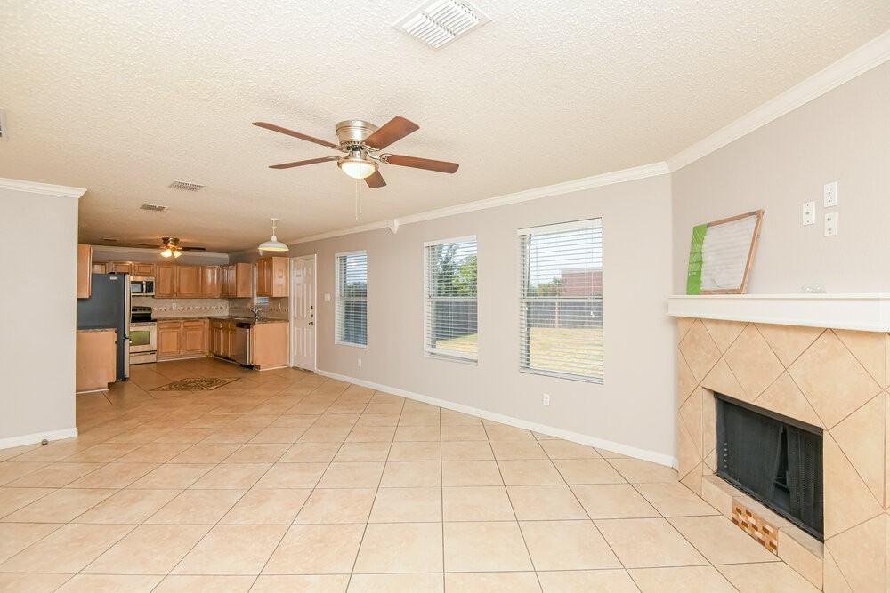 3115 Teodoro Dr - Photo 4 of 17