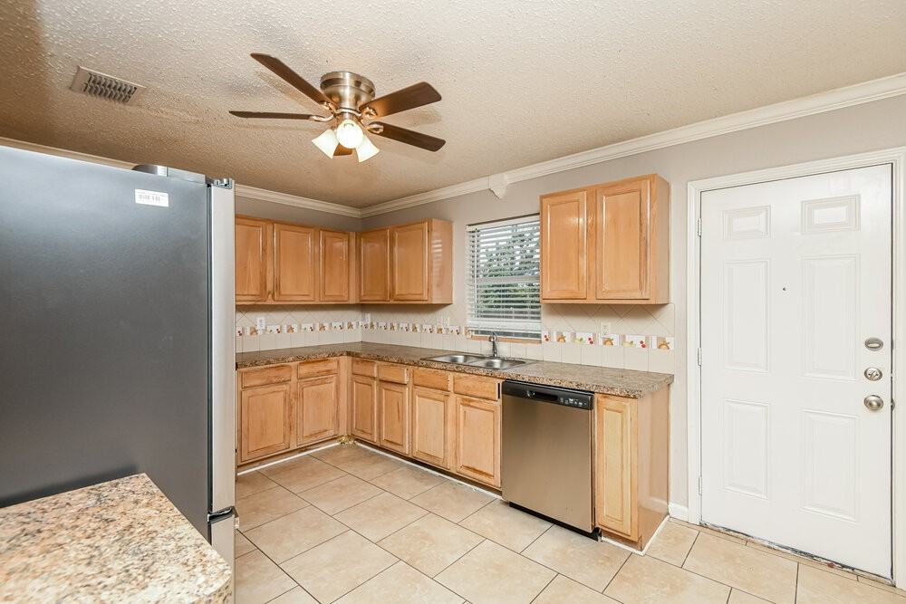 3115 Teodoro Dr - Photo 6 of 17