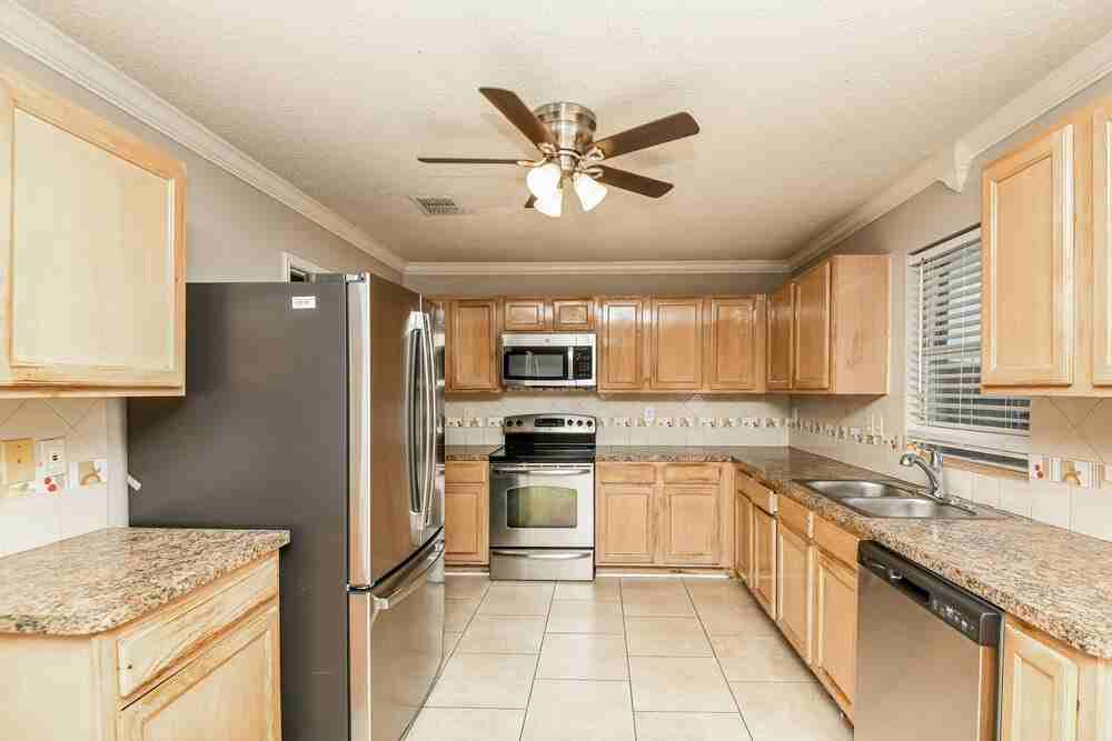 3115 Teodoro Dr - Photo 7 of 17