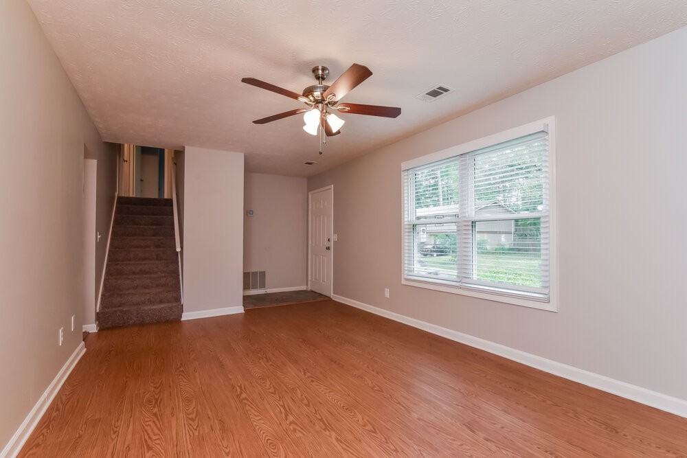 3939 Valley Brook Rd - Photo 5 of 18