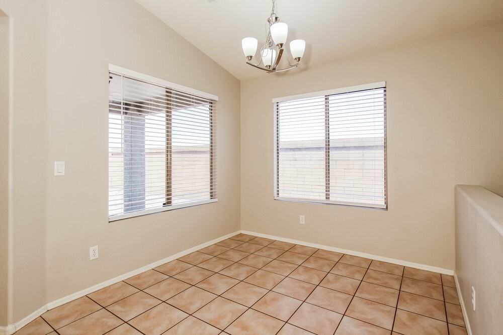 802 S 126th Ave - Photo 4 of 16