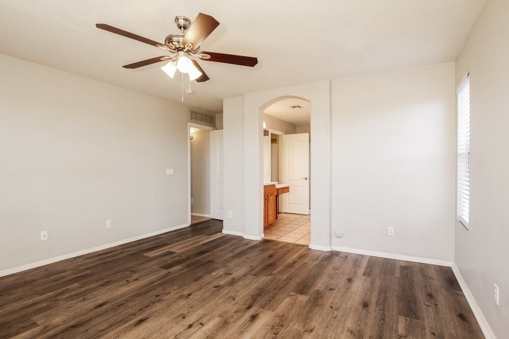 802 S 126th Ave - Photo 7 of 16