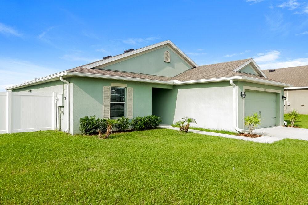 6742 Wirevine Dr - Photo 3 of 16