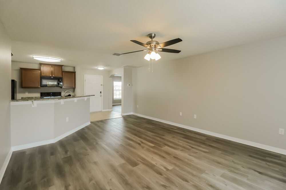 6742 Wirevine Dr - Photo 4 of 16