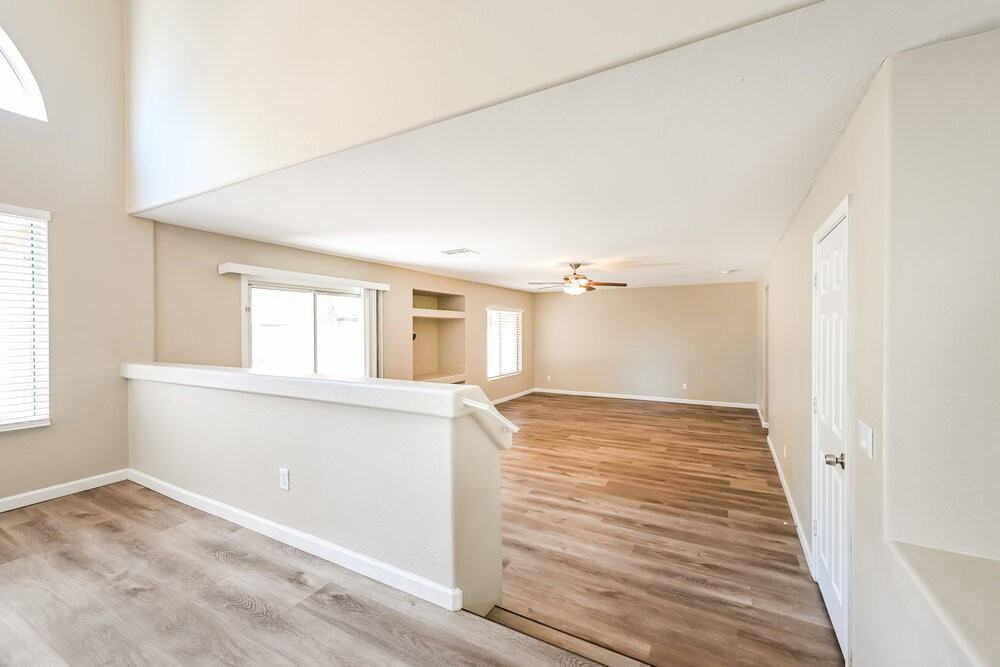 15825 W Redfield Rd - Photo 7 of 17