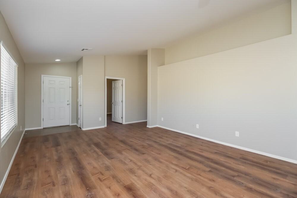 2049 W Gold Mine Way - Photo 4 of 16