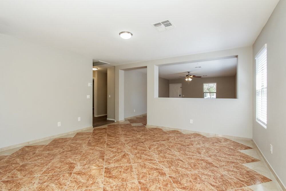 11807 W Ester Dr - Photo 5 of 16