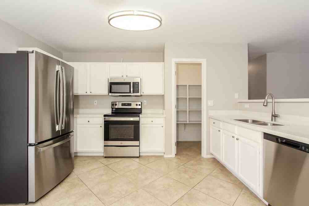 11807 W Ester Dr - Photo 7 of 16