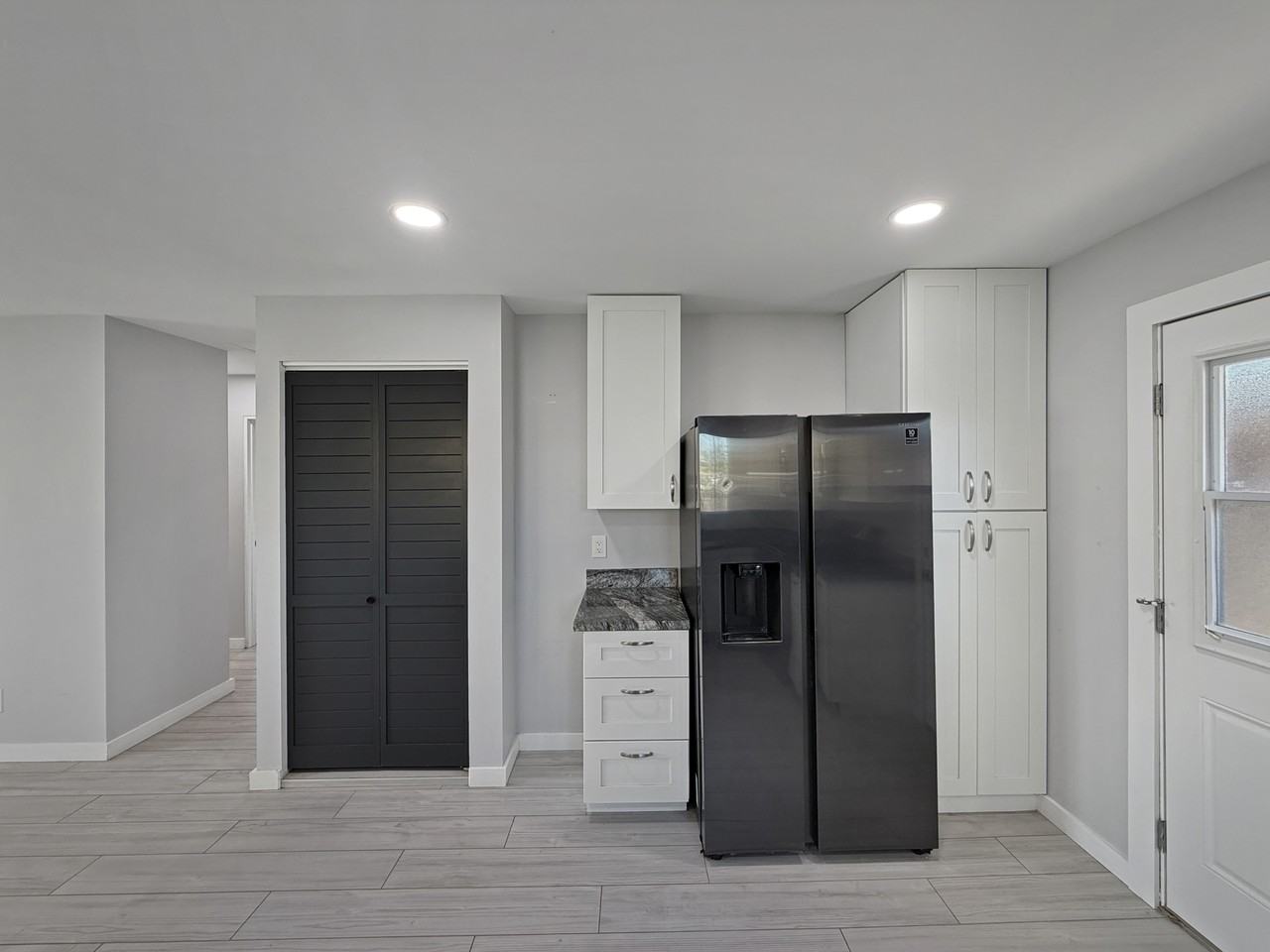 2452 E Ingersoll St #1 - Photo 4 of 13