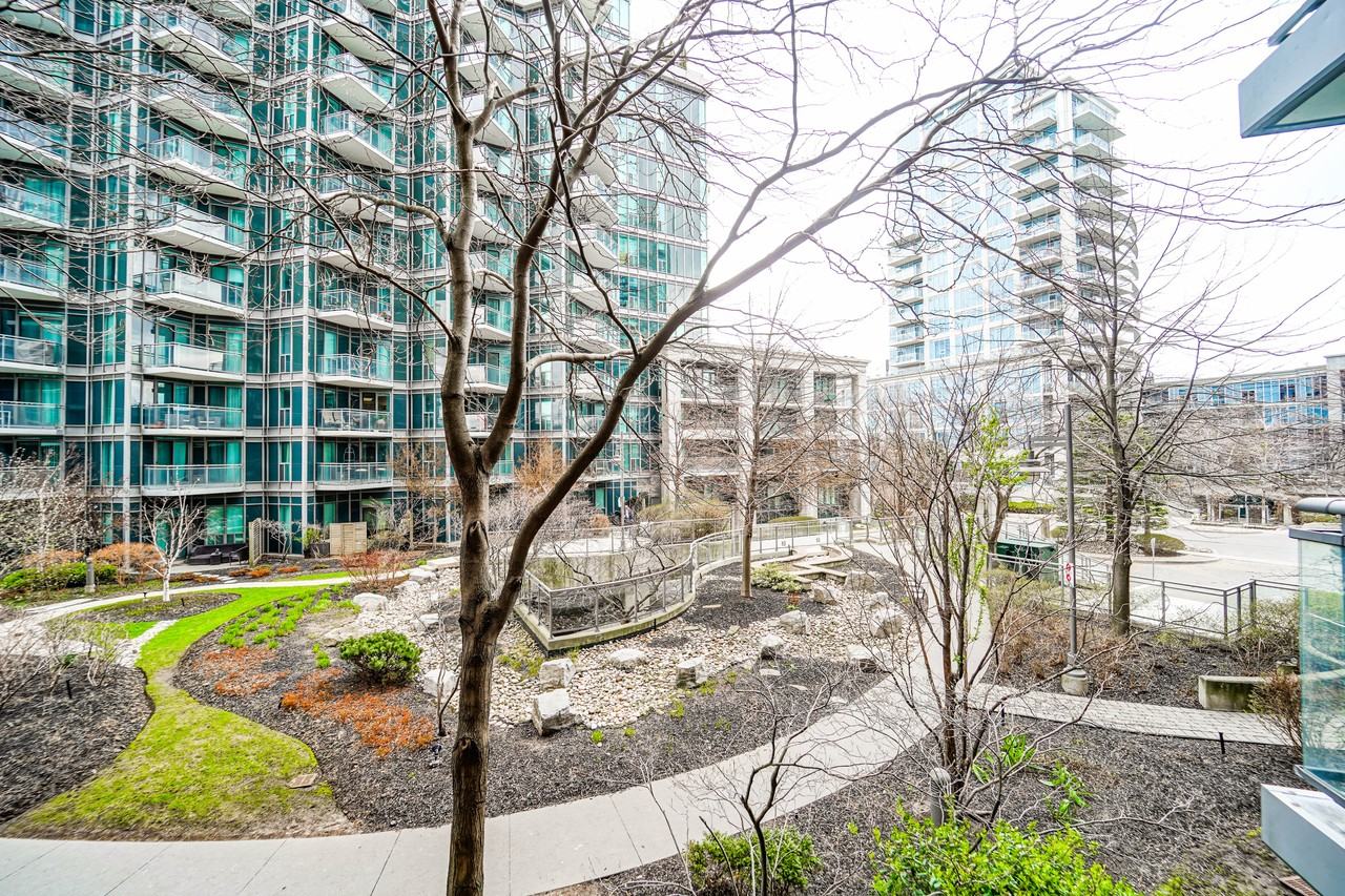 2121 Lake Shore Boulevard West #206 - Photo 4 of 28