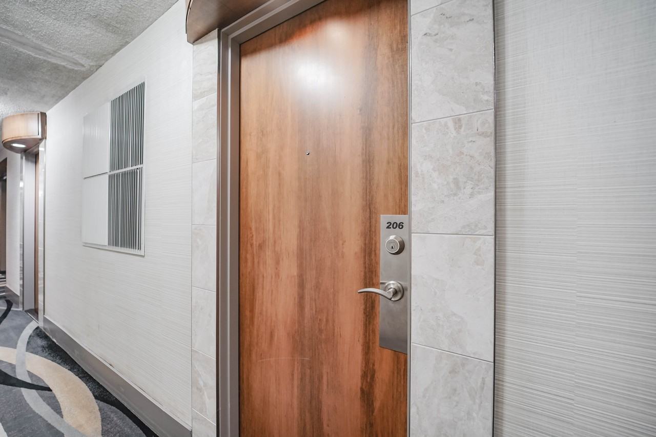 2121 Lake Shore Boulevard West #206 - Photo 7 of 28